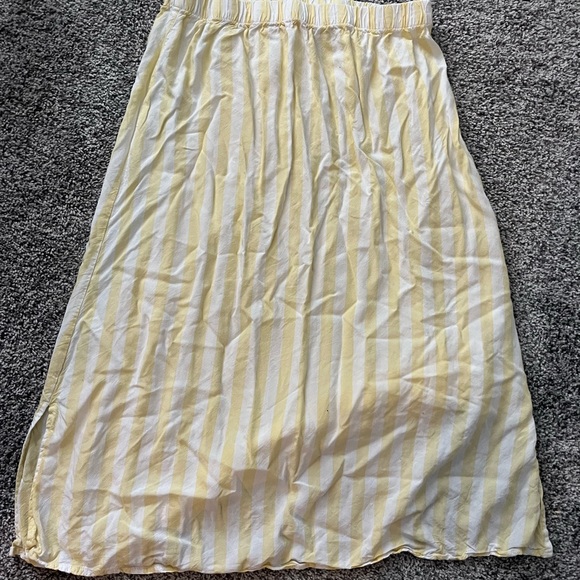 Skirt - Picture 2 of 2